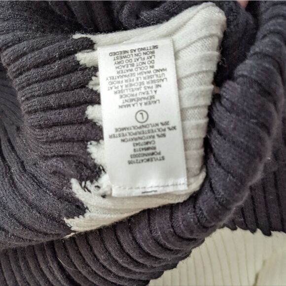 Knit pleated midi Skirt color block black and white Large NWOT - Picture 2 of 9